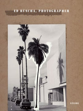 Item nr. 118763 ED RUSCHA: Photographer. Margit Rowell, Adam D. Weinberg, Paris. Jeu de Paume,...