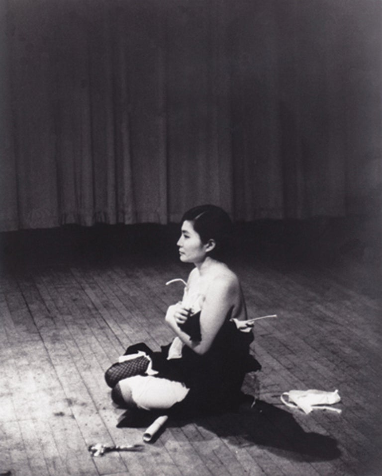 Item nr. 158414 YOKO ONO: One Woman Show, 1960-1971. Klaus Biesenbach, New York. Museum of Modern Art.