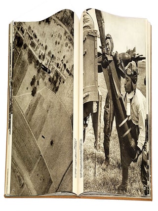 Item nr. 169728 Shina Jihen Shashin Zenshu (China Incident Photograph Album). Tatsuo HOSHINO