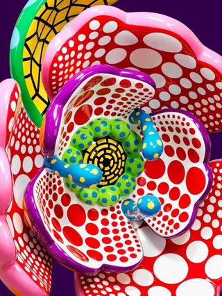 Item nr. 172585 YAYOI KUSAMA: I Spend Each Day Embacing Flowers. David Zwirner Gallery New York,...